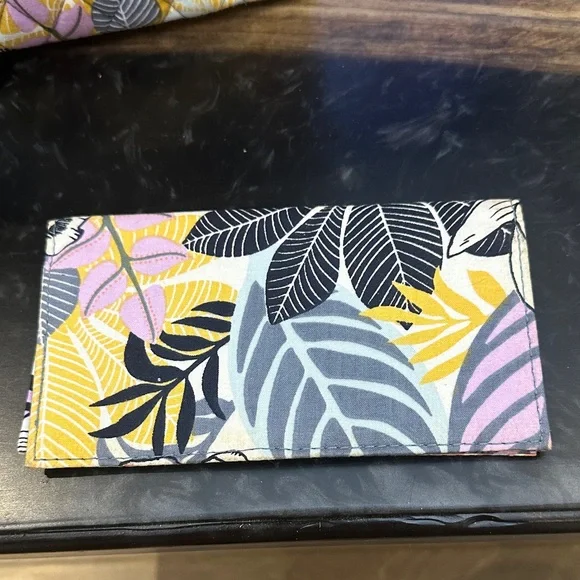 Vera Bradley, Palm Floral, Vibrant Quilted Floral Accessory Set - Picture 12 of 16